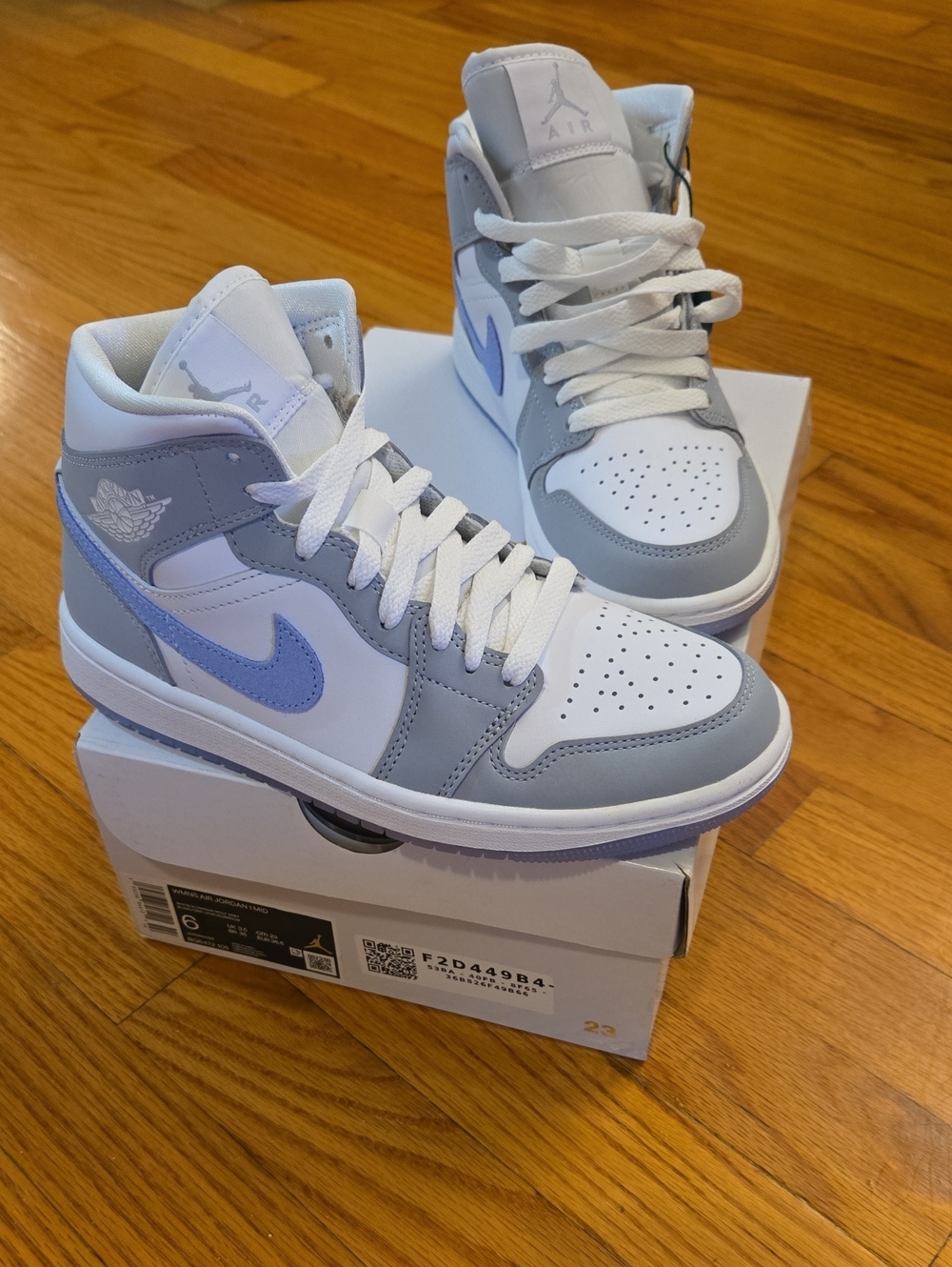 Jordan Air Jordan 1 Mid - White, Light Gray & Lavender